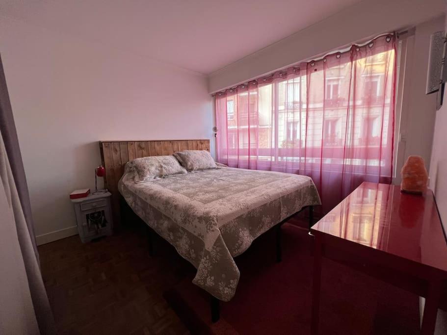 Grand Appartement Avec Balcon Et Parking Gratuit Sur Place Paryż Zewnętrze zdjęcie