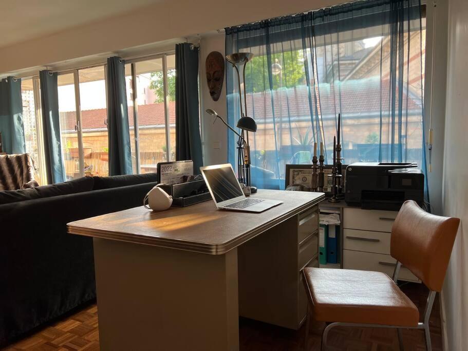 Grand Appartement Avec Balcon Et Parking Gratuit Sur Place Paryż Zewnętrze zdjęcie