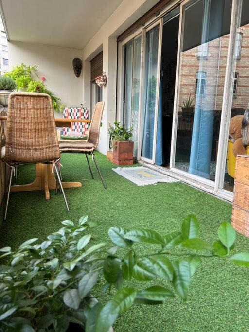 Grand Appartement Avec Balcon Et Parking Gratuit Sur Place Paryż Zewnętrze zdjęcie