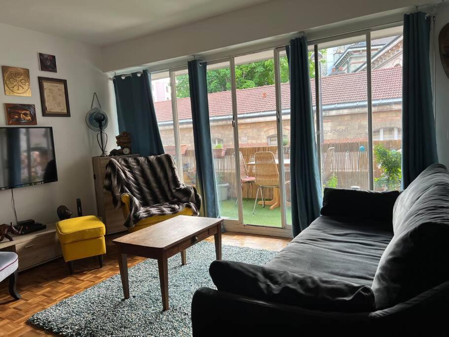 Grand Appartement Avec Balcon Et Parking Gratuit Sur Place Paryż Zewnętrze zdjęcie